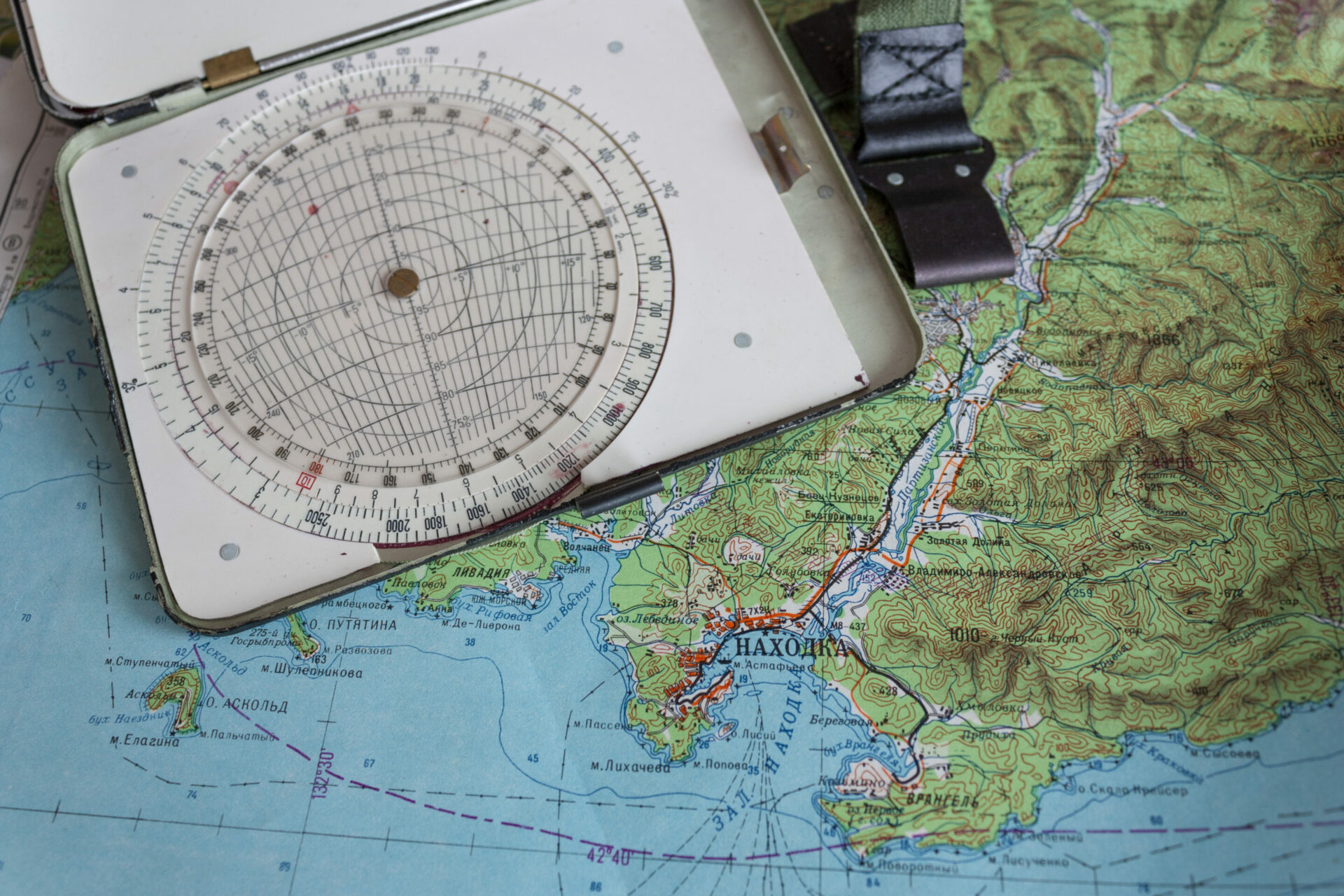 Map and navigational instruments for laying the way brunch-ile-de-re