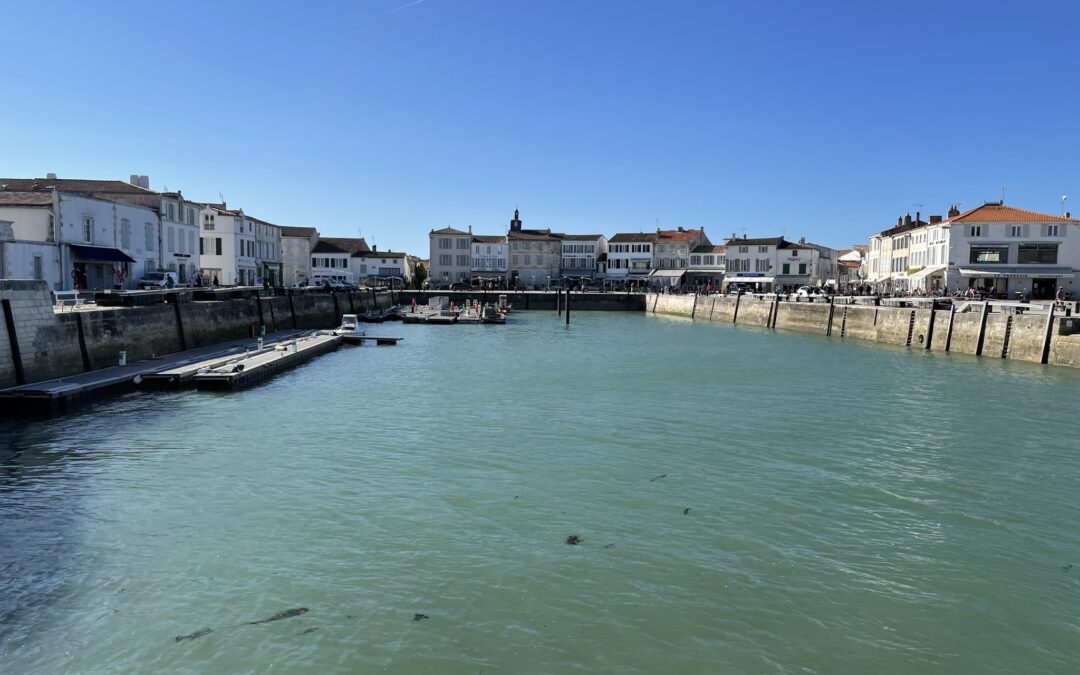 Hors de la flotte les bateaux !